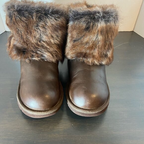 UGG Kensington Leather Fur Cuff Buckle Boots Brown Youth 2 - Picture 11 of 11